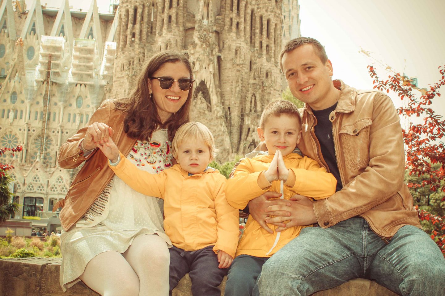 Sagrada Familia. Best time to visit. Where to spend the day with 2 kids.