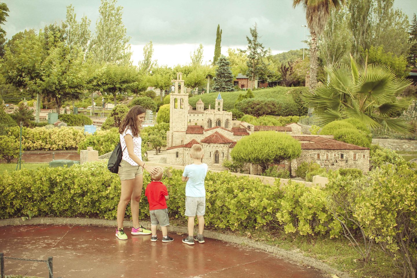 Discovering Catalunya En Miniatura with kids. Perfect getaway with kids.